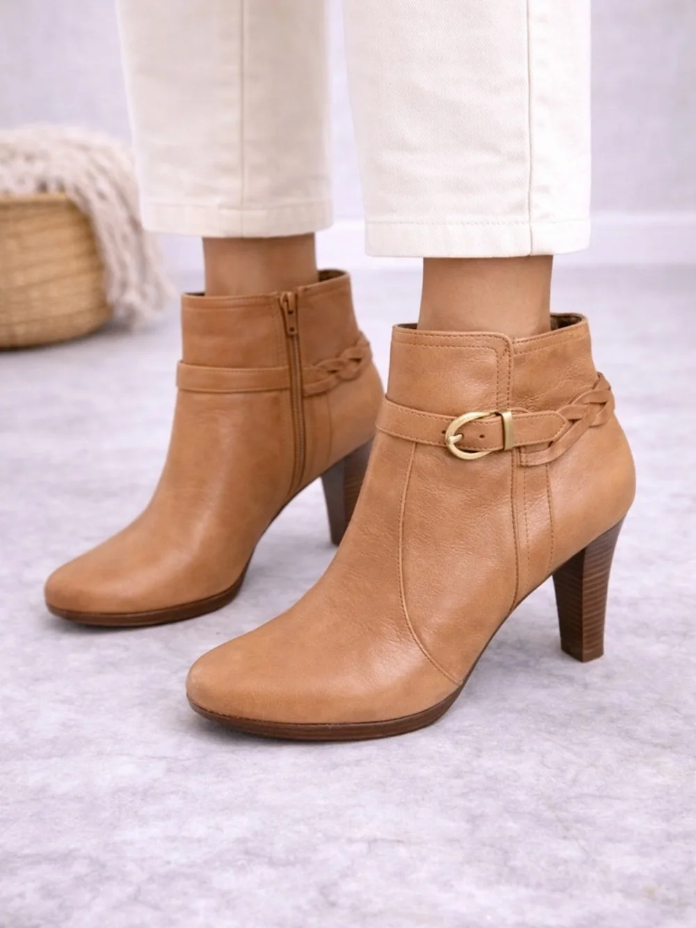 Banana Republic Leather Ankle Boots Heels Tan Size 8.5